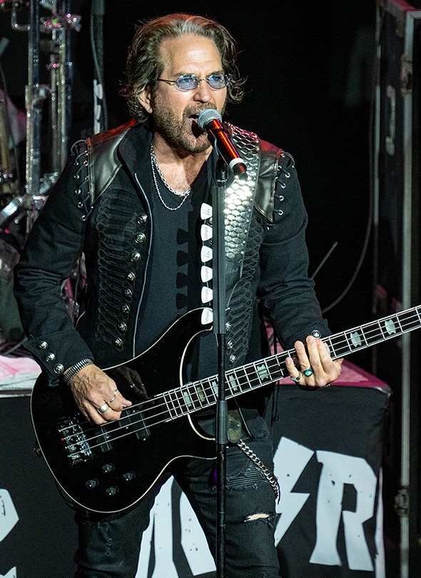 | Monsters Of Rock Cruise MUST-SEE BANDS UNFORGETTABLE MOMENTS_